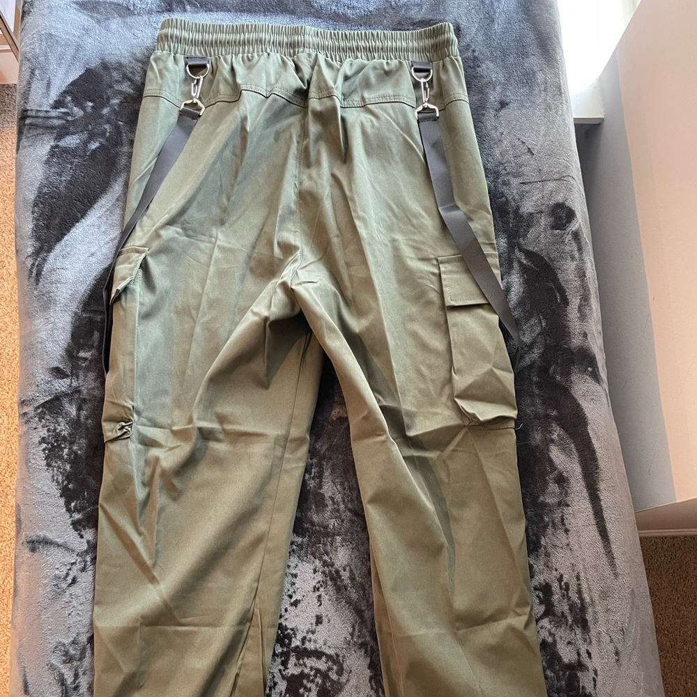 Shein Men Contrast staple Flap Pocket Drawstring Waist Cargo Pants